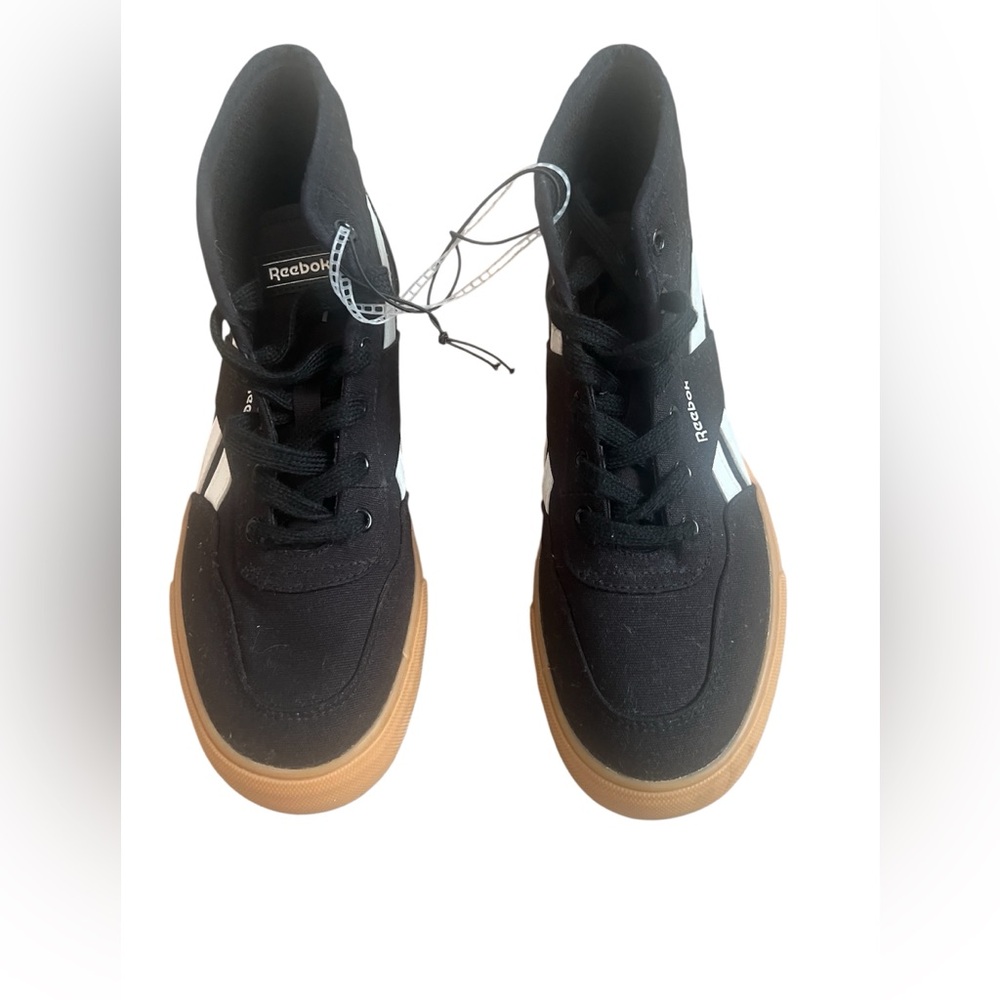 Reebok Men's Black and White Sneakers with Tan Sole size 6K